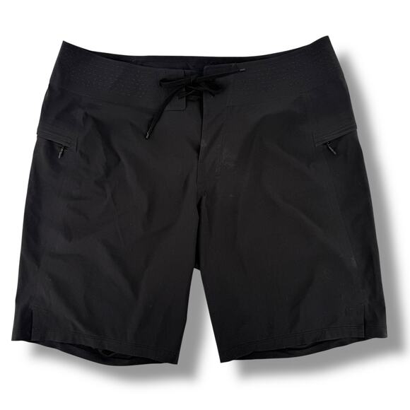 Lululemon Classic Cargo Pocket Board Shorts Mens Sz 32 Linerless Black 9" - Picture 1 of 6
